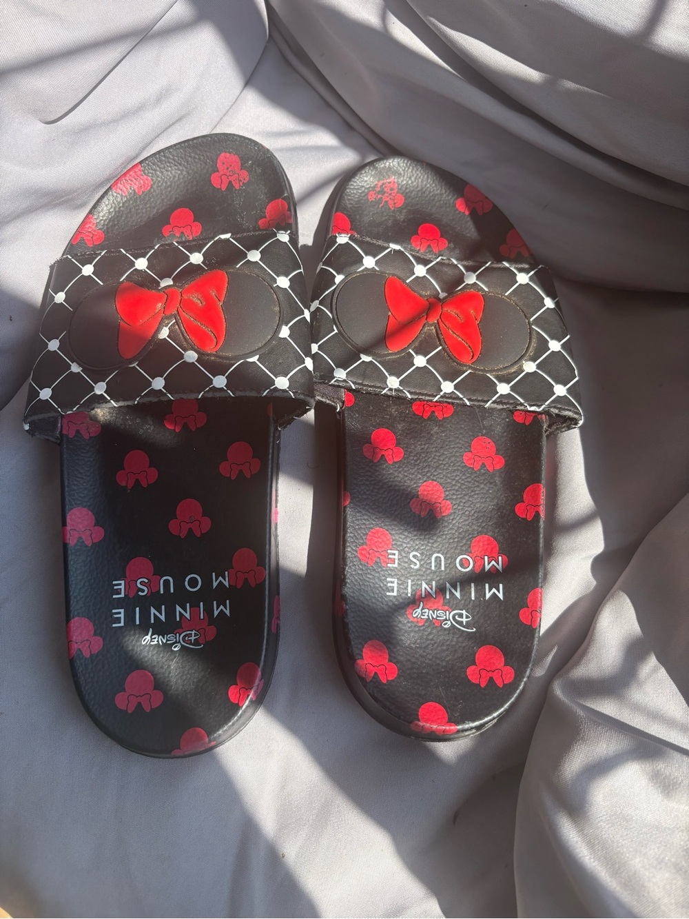 Disney Minnie Mouse Black and Red Slide Sandals with Bow Accent - Picture 2 of 3